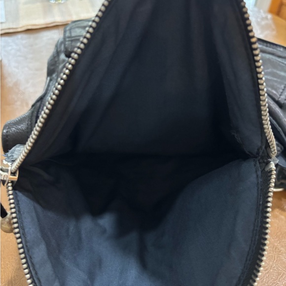 Lucky Brand Black Leather STASH shoulder bag - Picture 12 of 15